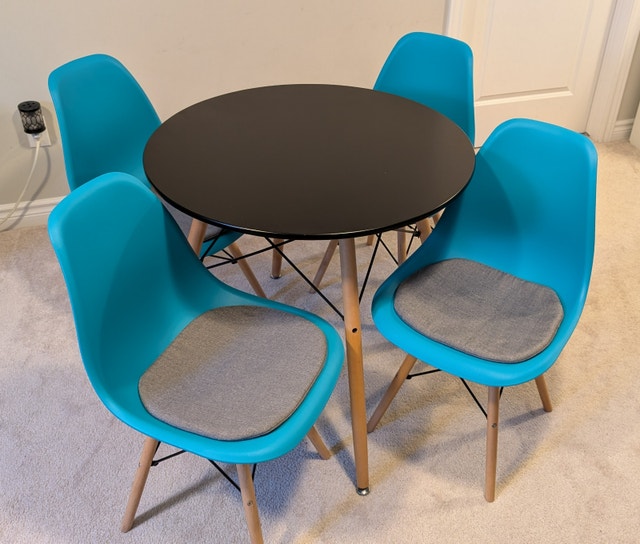 Dining Table Set - 4 Chairs & 1 Table - photo 3