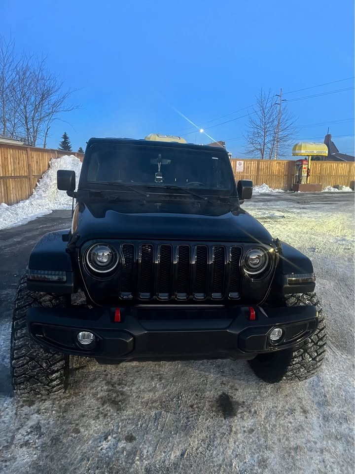 2023 Jeep Wrangler Sahara - photo 3
