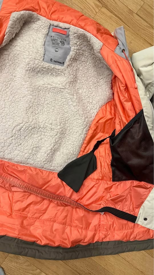 Mountain Hardwear Returnia Ski Jacket - Women's M (fits S/XS) - photo 3