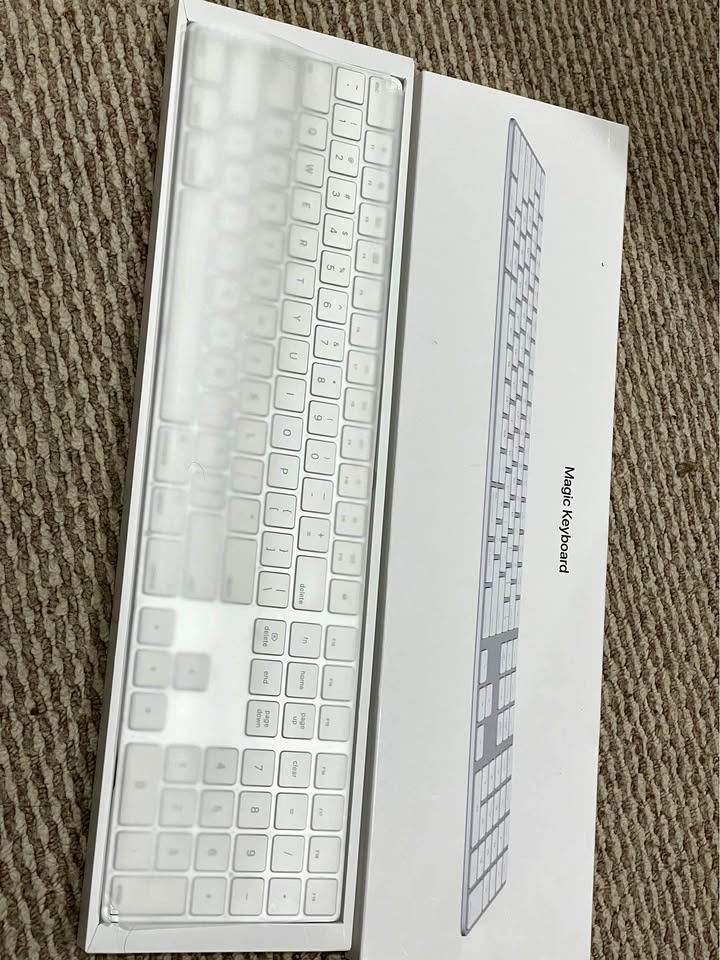 Apple Magic Keyboard with Numeric Keypad - With Box