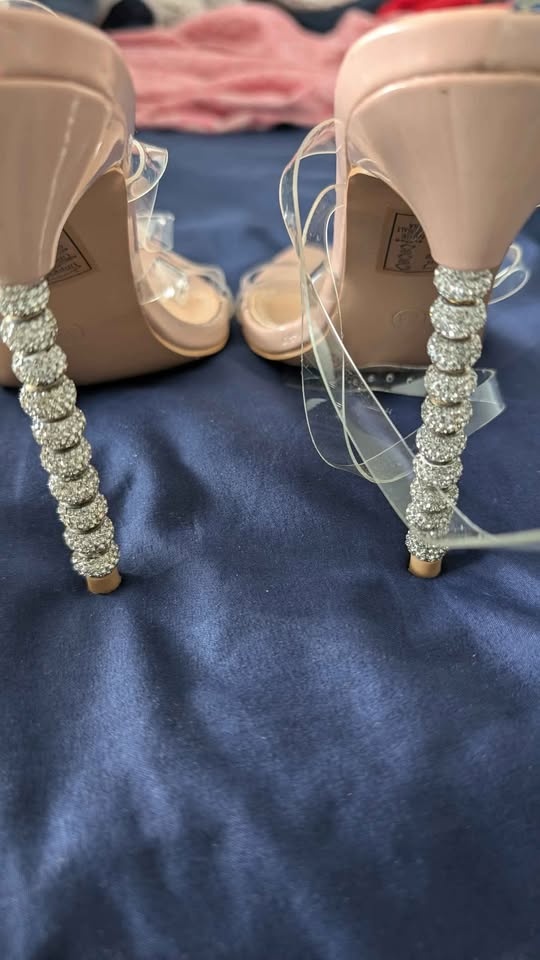 Akira Glamorous 8.5 Women's Diamond Studded High Heels - photo 2