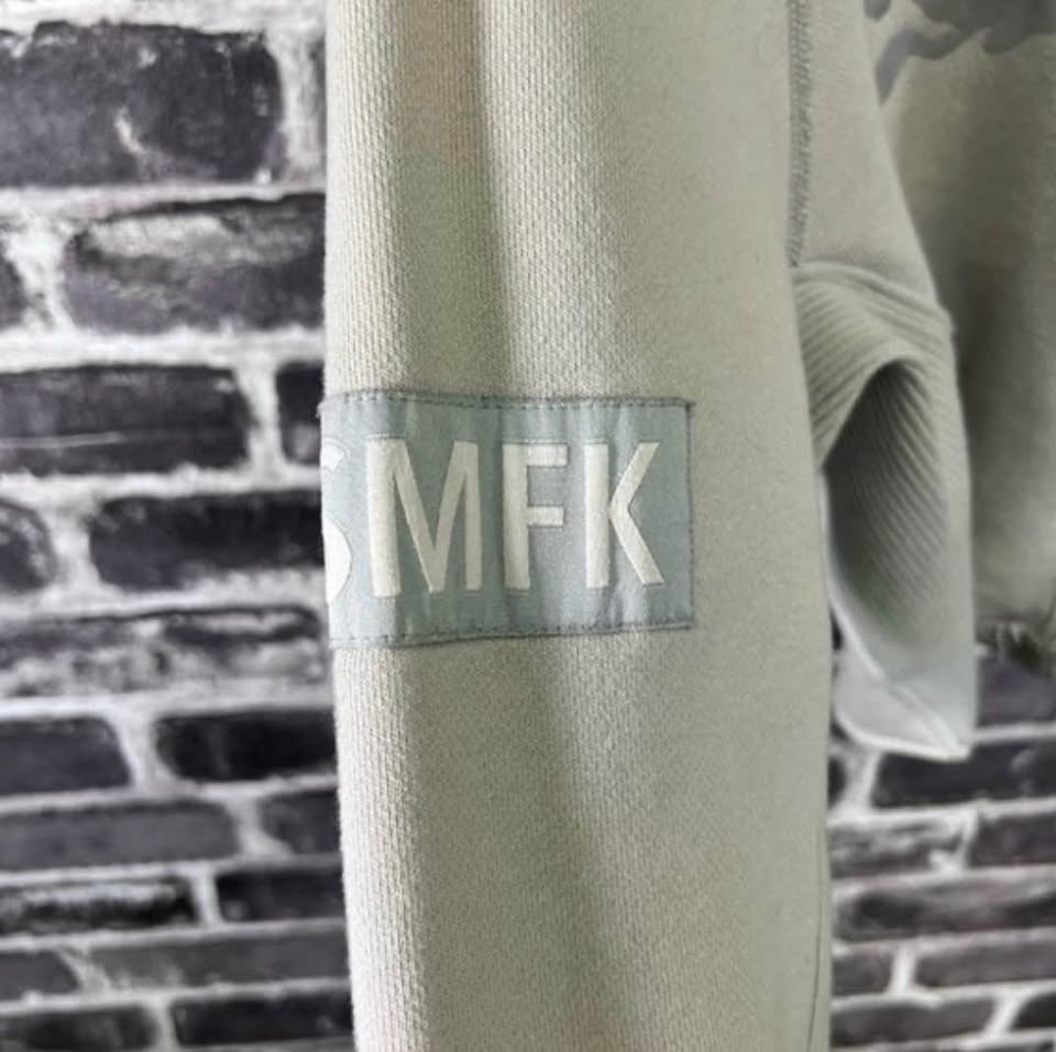Looney Tunes X SMFK Collaboration Cropped Hoodie - photo 3