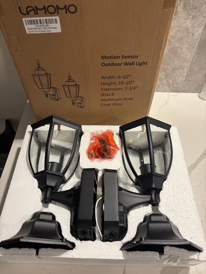 Brand new 2 pack Motion Sensor Outdoor Lights - photo 2