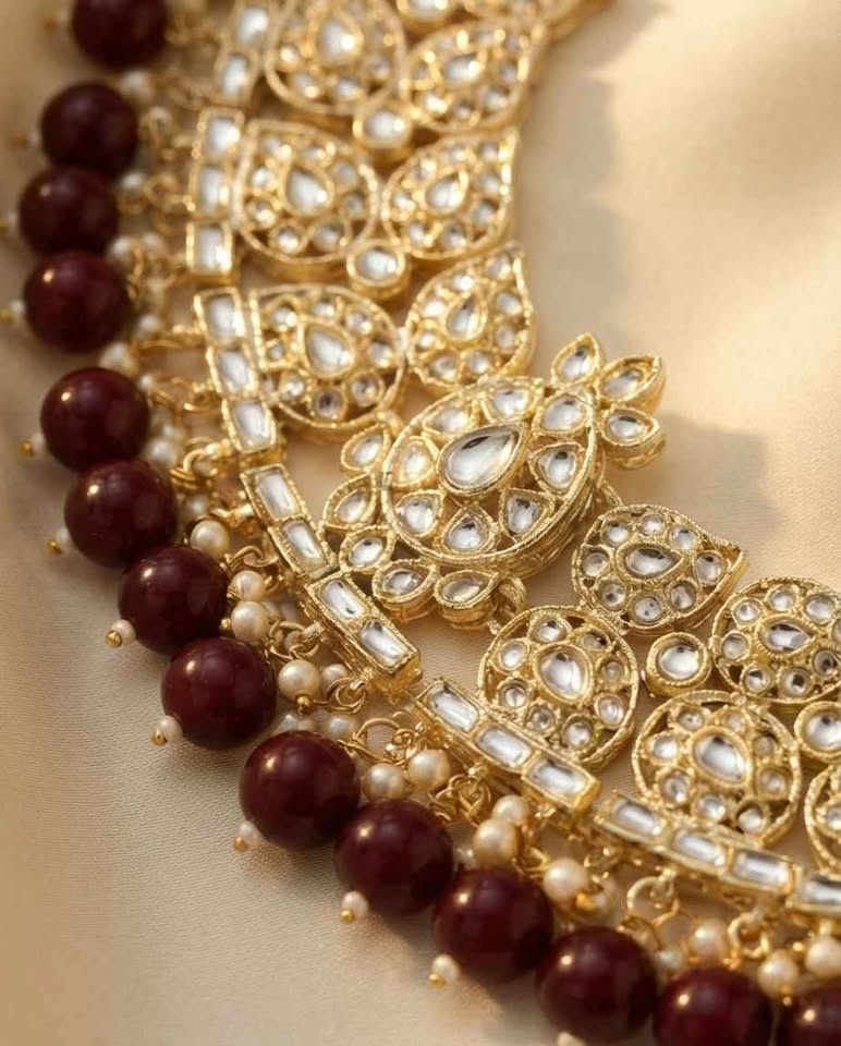 Gold Bridal Necklace Set with Maroon Beads - photo 2