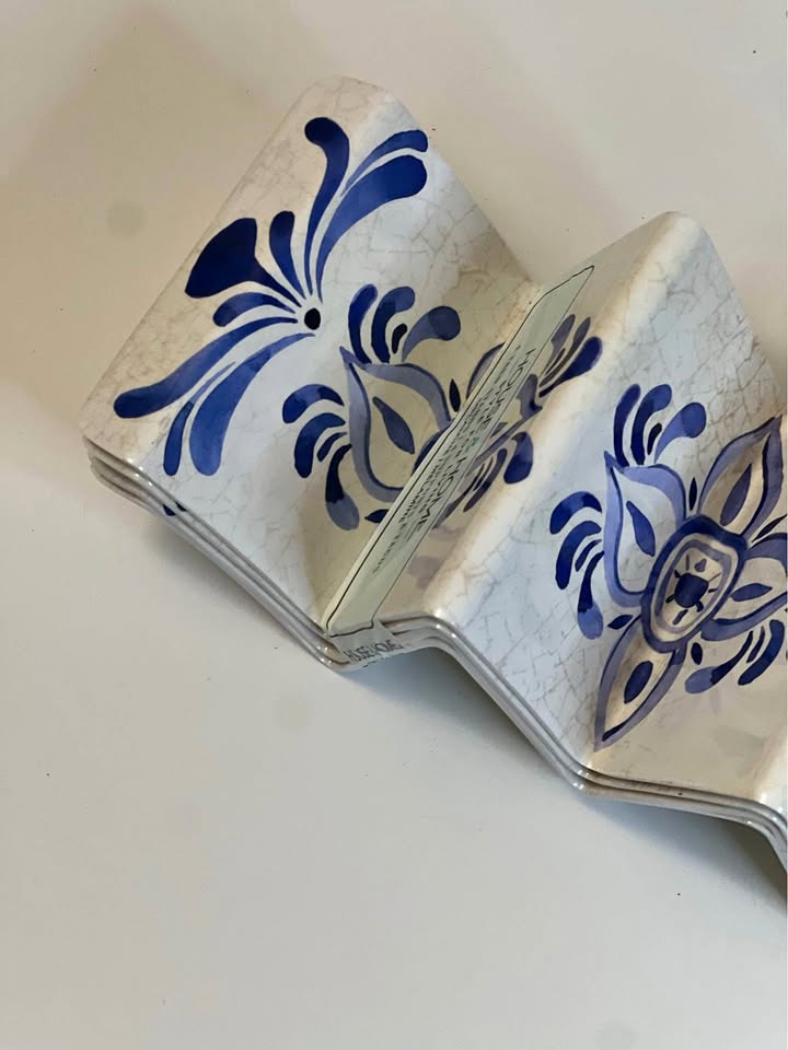 Set of 4Taco stands blue and white design