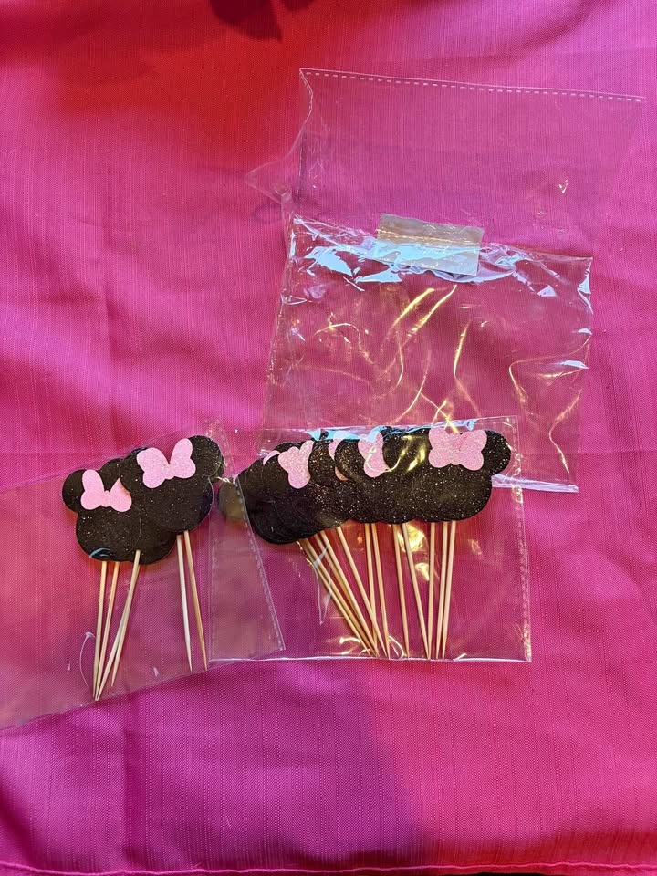 Minnie Mouse Ears Cake Toppers - 19pc