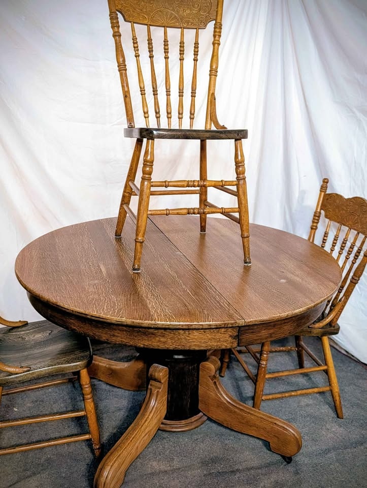 Antique Solid Oak Pedestal Dining Set – 3 Chairs – Restored - photo 3