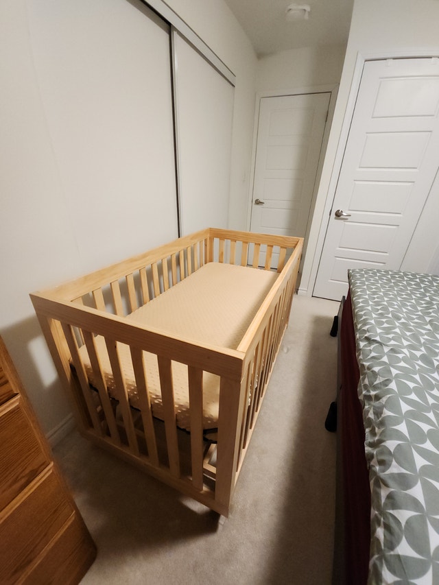 Storkcraft Beckett 3-in-1 Convertible Crib