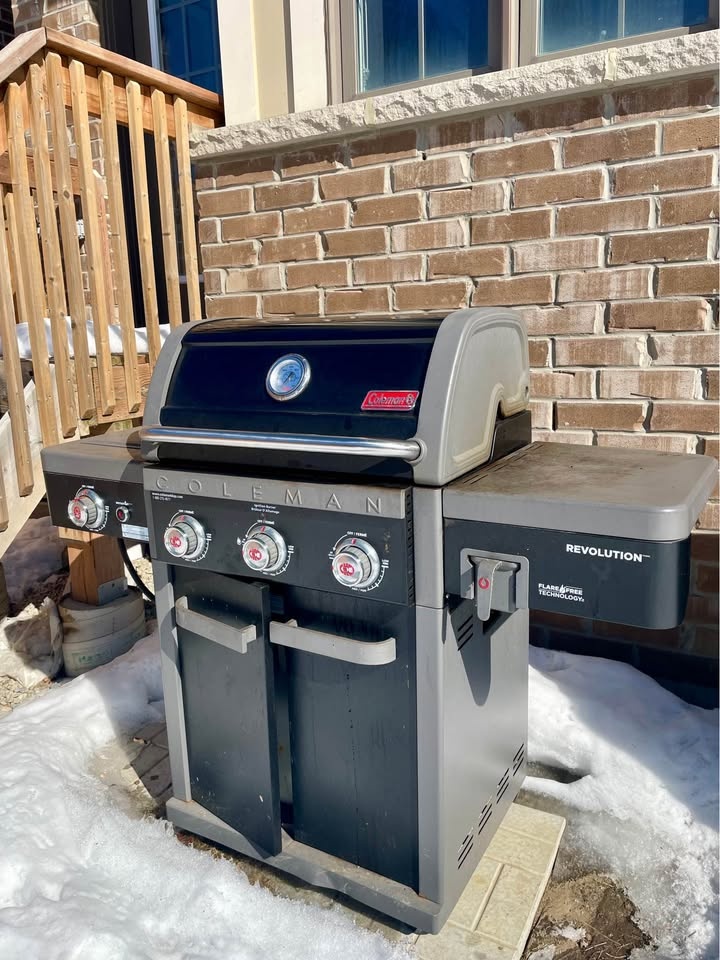 🔥 Coleman BBQ Grill – Great Condition – $200 (Must Go!) 🔥 - photo 2