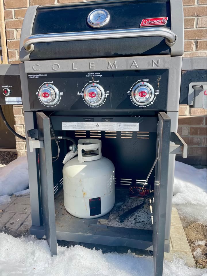 🔥 Coleman BBQ Grill – Great Condition – $200 (Must Go!) 🔥 - photo 4