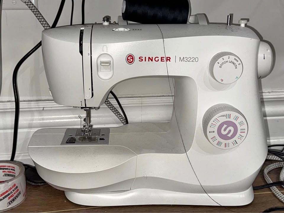 Singer M3220 Sewing Machine – Great Condition | Tailoring, Alter