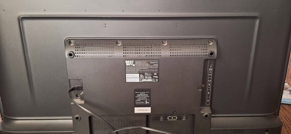 Toshiba 42 inch TV - photo 3