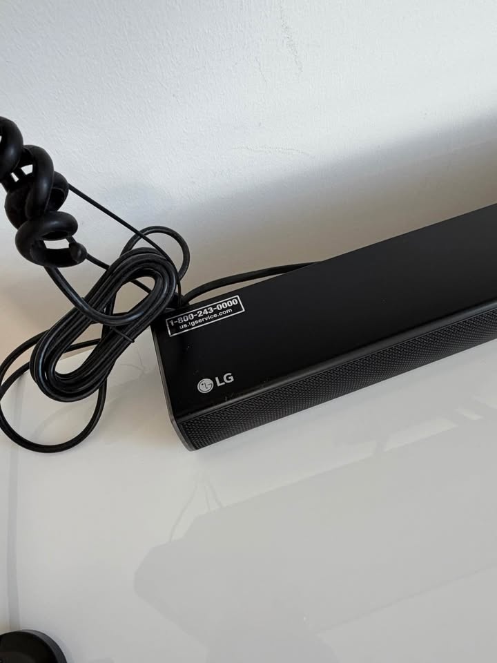 55” Vizio TV + LG Soundbar + Wall Mount + Antenna - Complete Set - photo 4