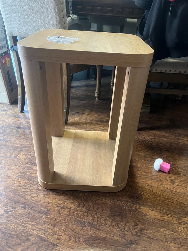 Better Homes & Gardens End Table