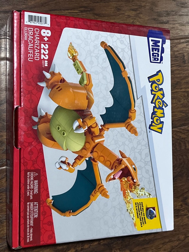 Mega Charizard Building Set