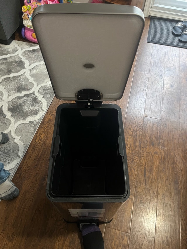Hometrends 30L Trash Can - photo 2