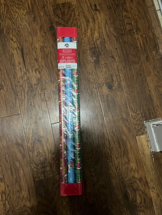 The Grinch Gift Wrap - photo 2