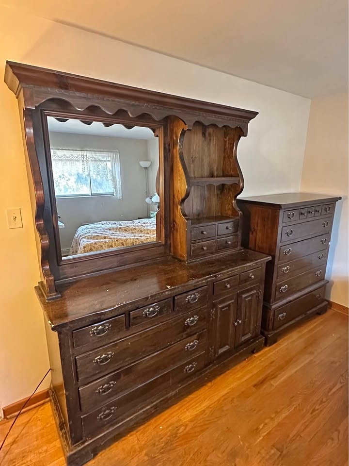 Bennington Pine - 2 Dressers and Hutch