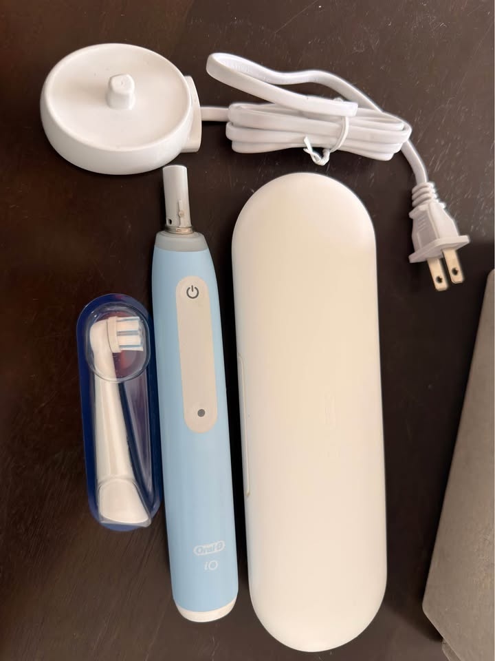 Oral-B iO Series 4 Electric Toothbrush - Ocean Blue (Open Box) - photo 4