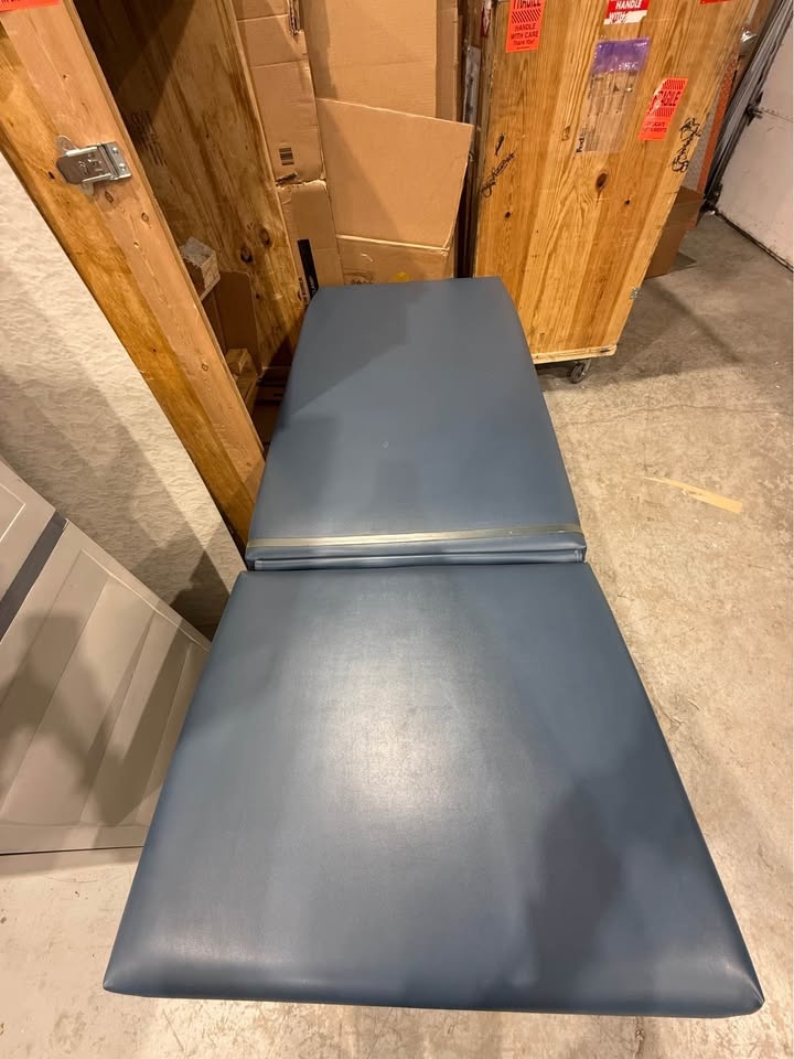 Examination Bed - Good Quality, Spacious, Leather Top, 2 Drawers - photo 4