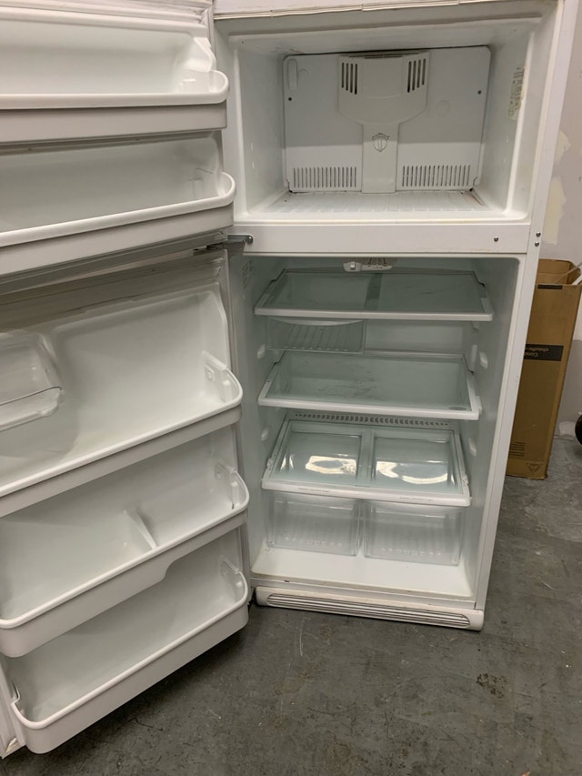 Frigidaire Refrigerator - photo 2