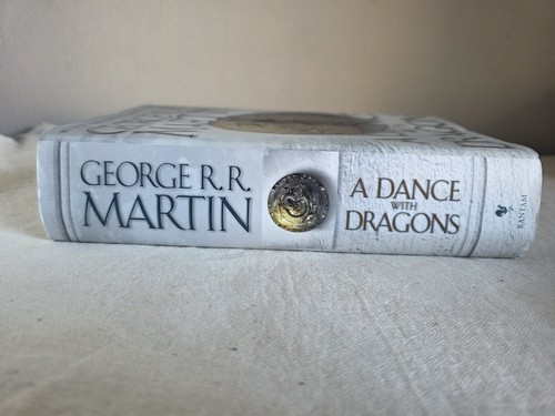A Dance with Dragons by George R. R. Martin (2011, Hardcover) - photo 3