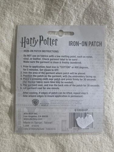 Harry Potter Merch: 2 Patches & Light Up Wand - photo 3