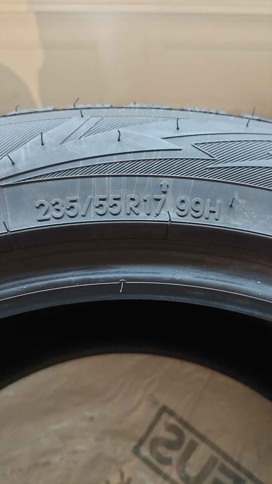 Toyo Observe GSi-6 Ice and Snow Tires 235/55R17 - photo 4