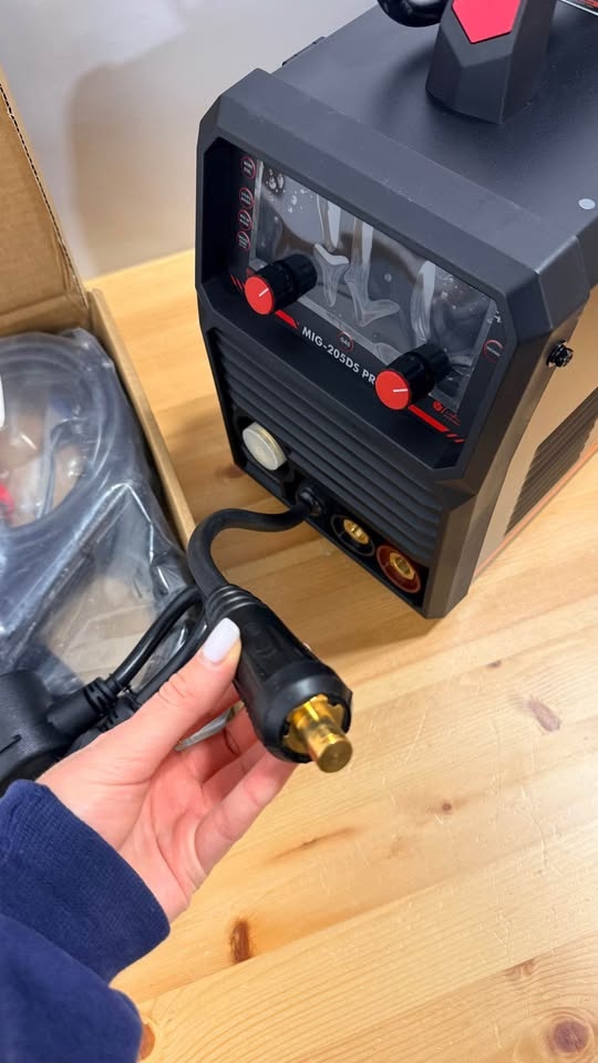 200A MIG Welder 110/220V Dual Voltage – Gas/Gasless – 5 in 1 – N - photo 5