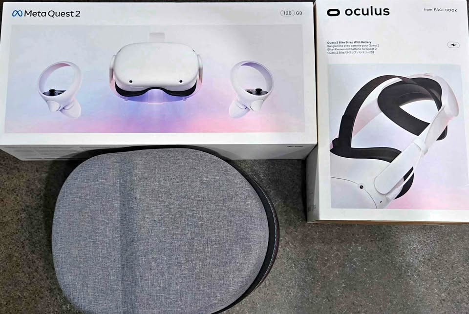 Meta Quest 2 VR Headset (128 GB) w Elite Battery Strap. Like New