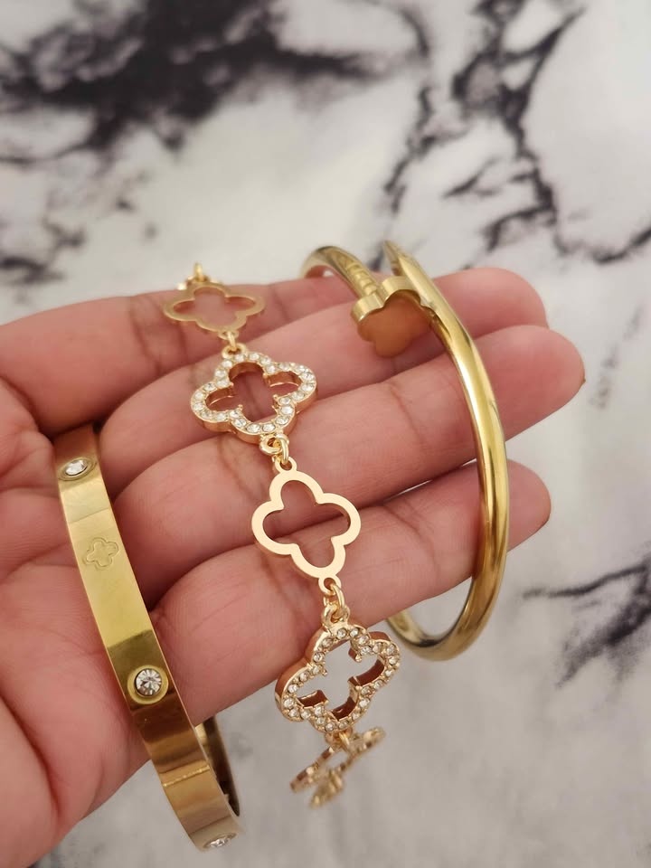 Elegant Gold Clover Bracelet Set – Brand New - photo 3