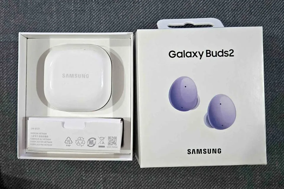 Lavender Galaxy Buds2 - Like New! thumbnail