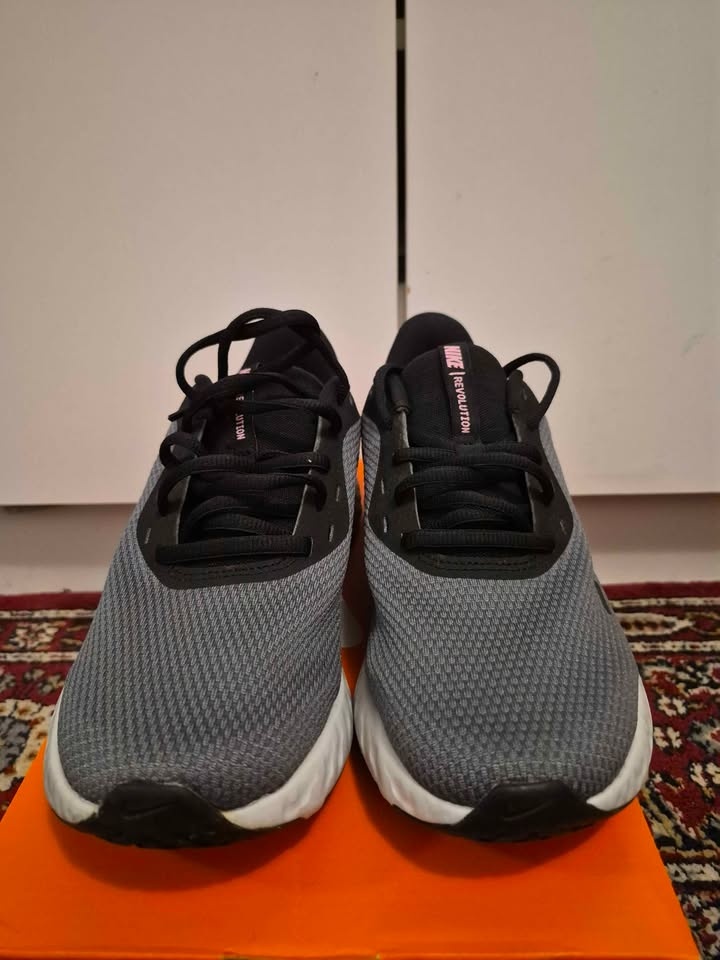 Nike Women's Revolution 5 Running Shoes Sz 9 Wide - photo 2