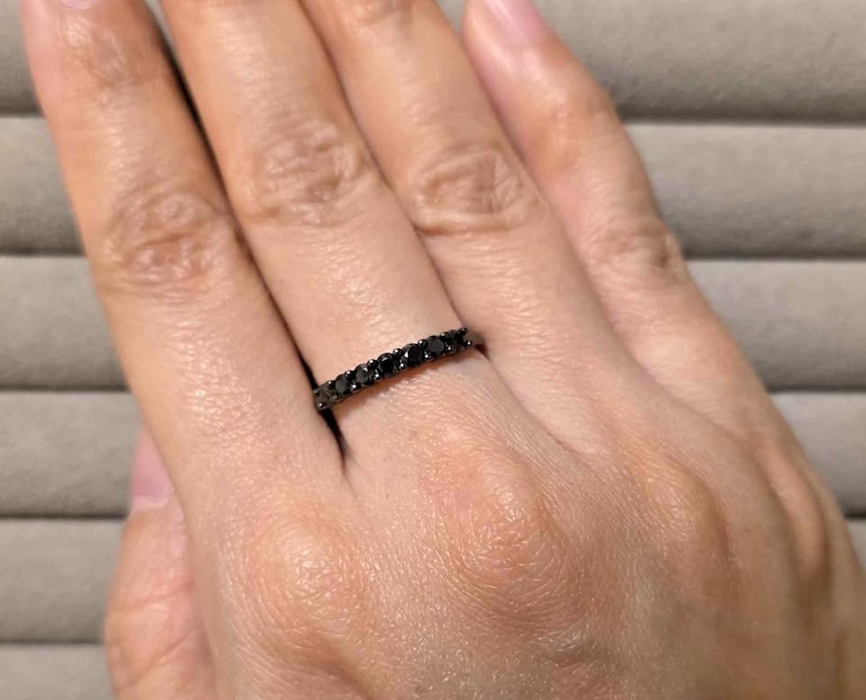 Black spinel ring