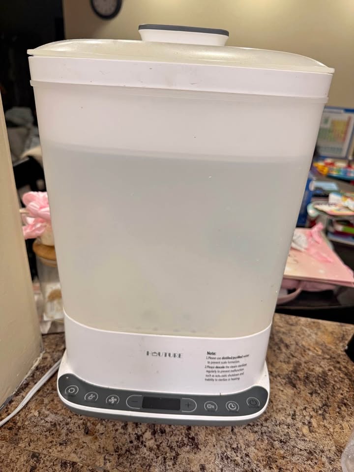 Baby bottle sterilizer