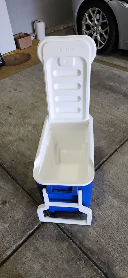 Igloo 38 QT Wheelie Cool Hard Sided Cooler with Wheels, Blue - photo 2