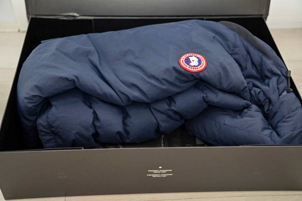 Canada Goose Hybridge Base Down Jacket Matte Finish