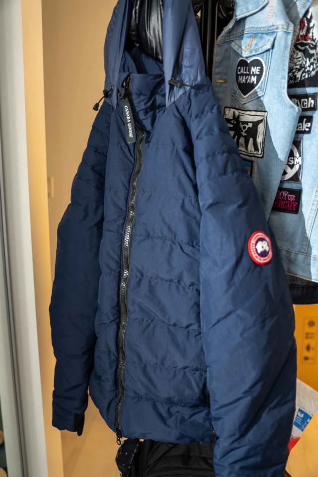 Canada Goose Hybridge Base Down Jacket Matte Finish - photo 5