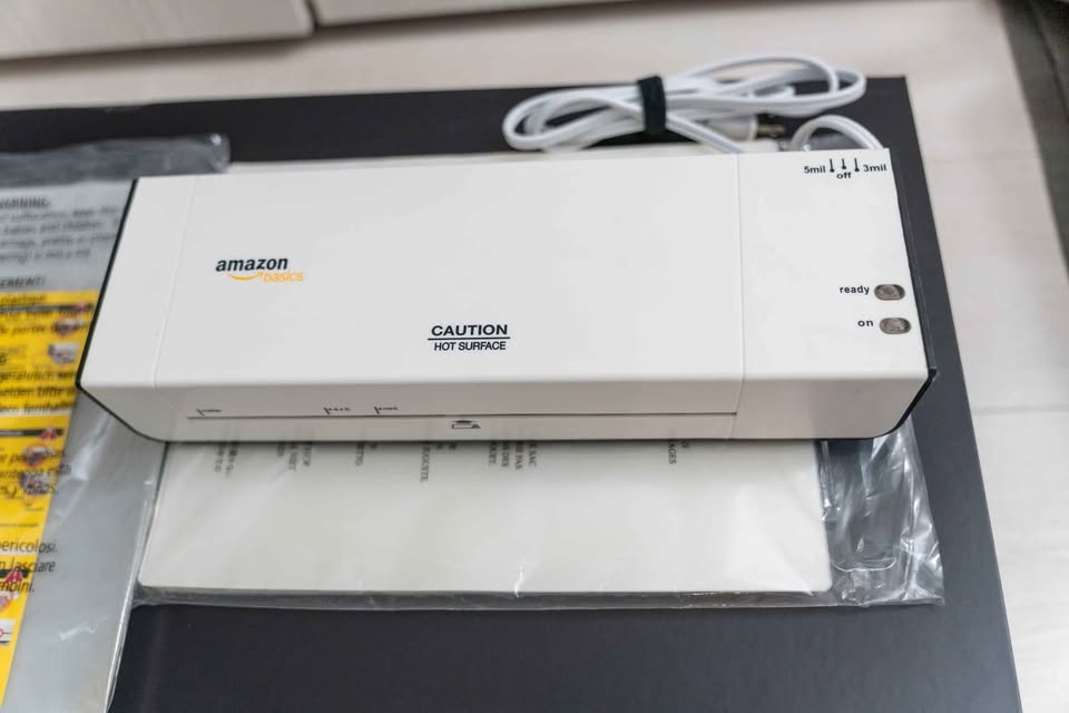 Amazon basics laminator and pouches - photo 2