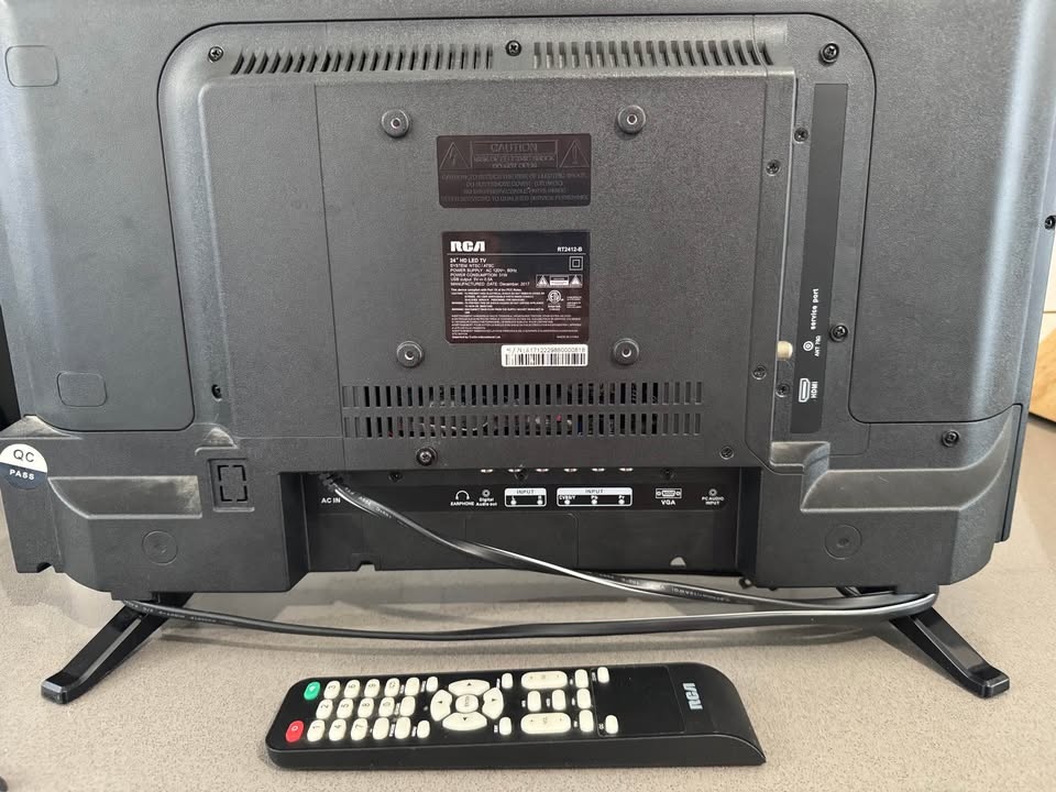 RCA 24” TV - photo 2