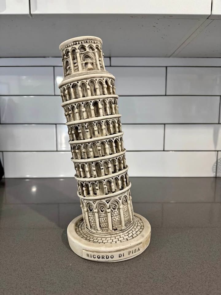 Italy Leaning Tower of Pizza Statue