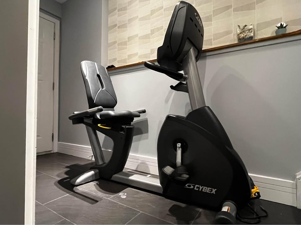 Cybex 525R Recumbent Bike w/ 15" HDTV