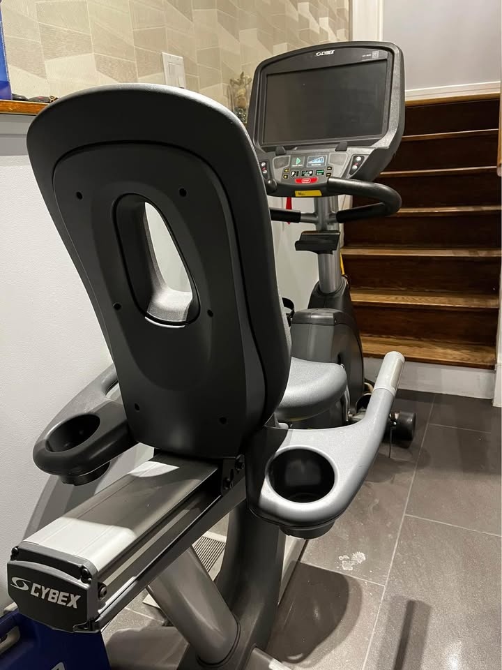 Cybex 525R Recumbent Bike w/ 15" HDTV - photo 2