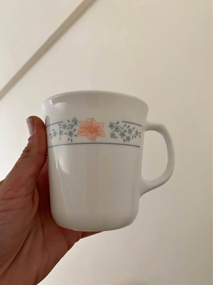 2 Floral Corning Mugs - photo 2