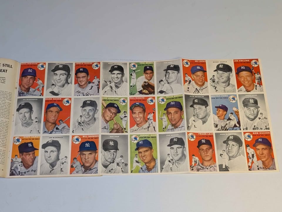 Sports Illustrated Issues #1 & #2 August 1954 w/ Topps Baseball - photo 4