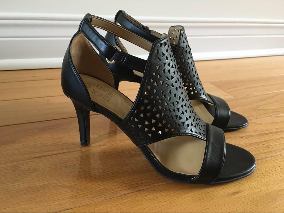 Brand New Black Sandals Size 7.5-8 - P/U Warden & Hwy 7 Markham - photo 3