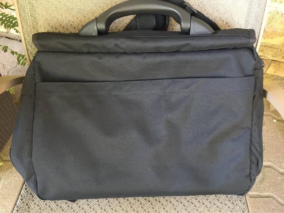 American Tourister Nylon Computer Bag w/Cushioned Strap 19”x14” - photo 3