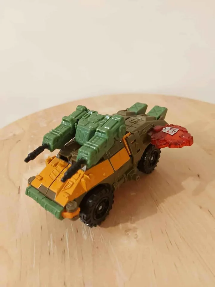 Transformers Universe 2.0 Autobot Roadbuster thumbnail