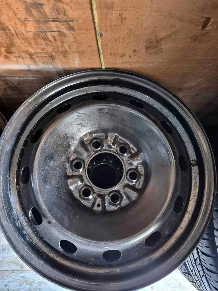 17inch Steel Rims Came off of Ford F150