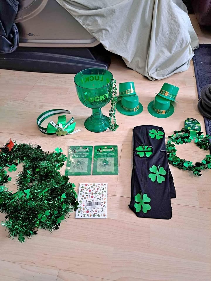 🧡St Patrick's Day Outfit & Accessories Lot